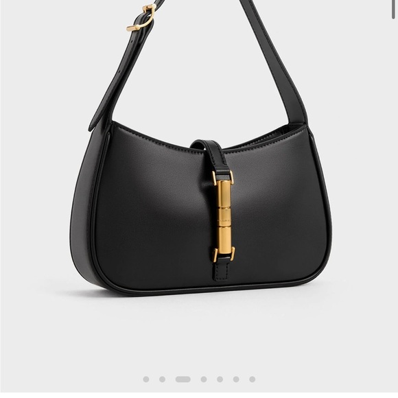 Elegant Black Leather Shoulder Bag - Picture 1 of 6